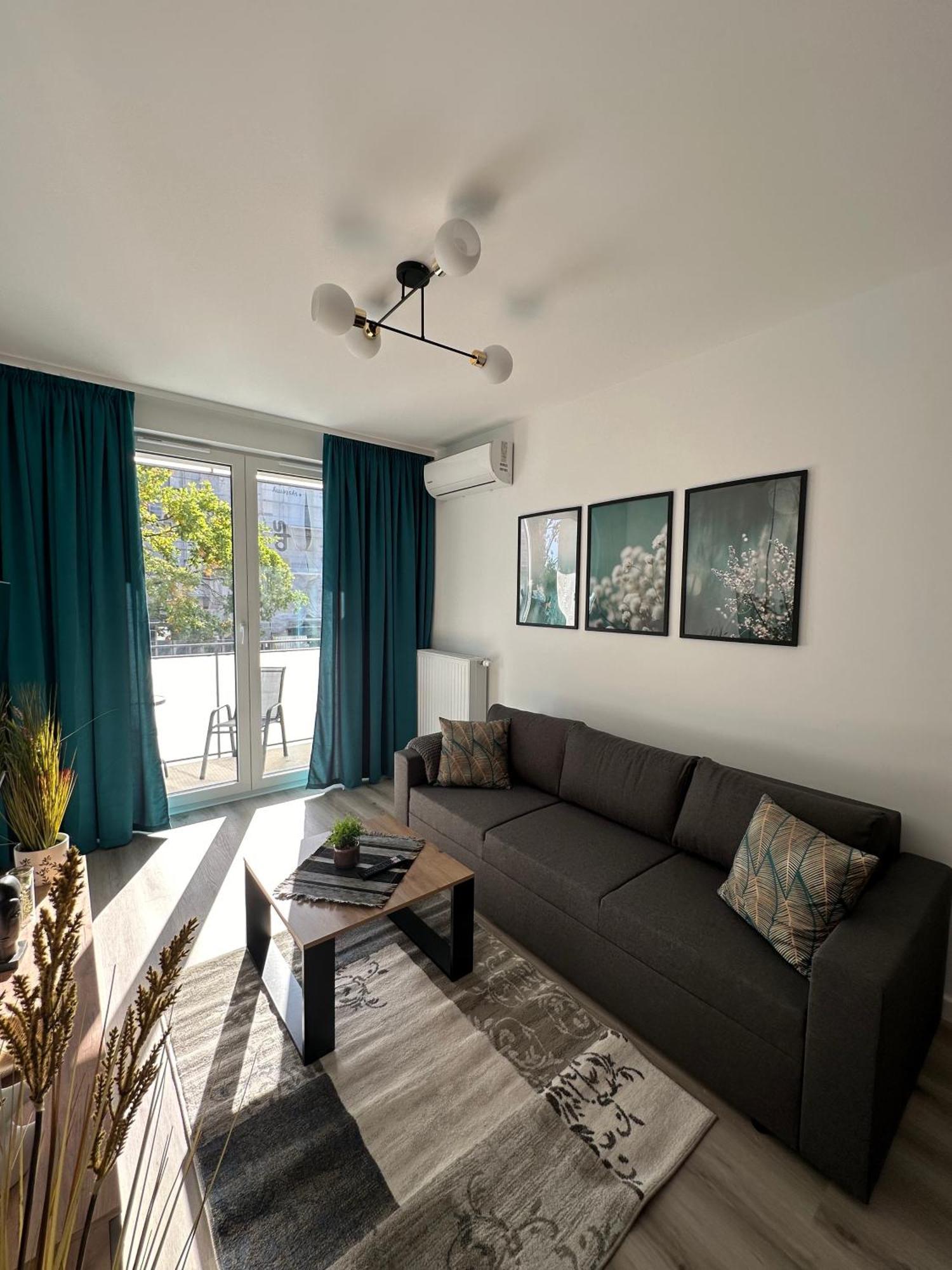 Skytravel 26 Apartament Pileckiego Nowy Dwor Mazowiecki Airport Modlin 24H المظهر الخارجي الصورة