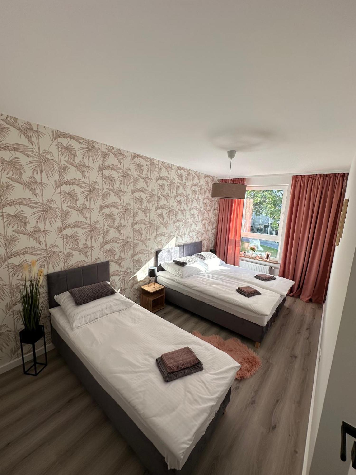 Skytravel 26 Apartament Pileckiego Nowy Dwor Mazowiecki Airport Modlin 24H المظهر الخارجي الصورة