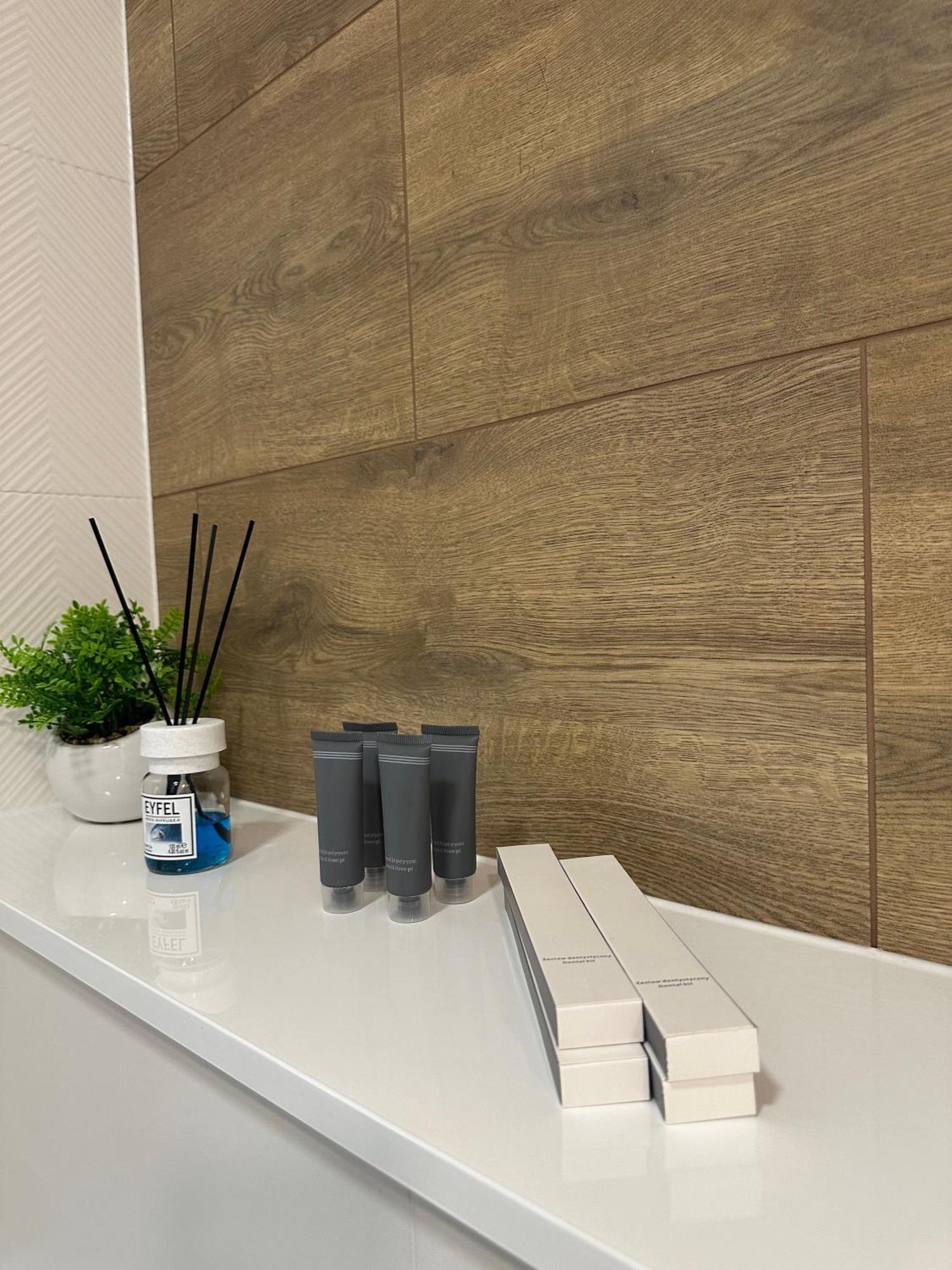 Skytravel 26 Apartament Pileckiego Nowy Dwor Mazowiecki Airport Modlin 24H المظهر الخارجي الصورة